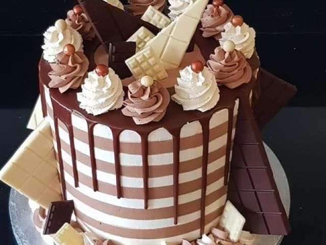celebration-cakes (21)-kireth-ai
